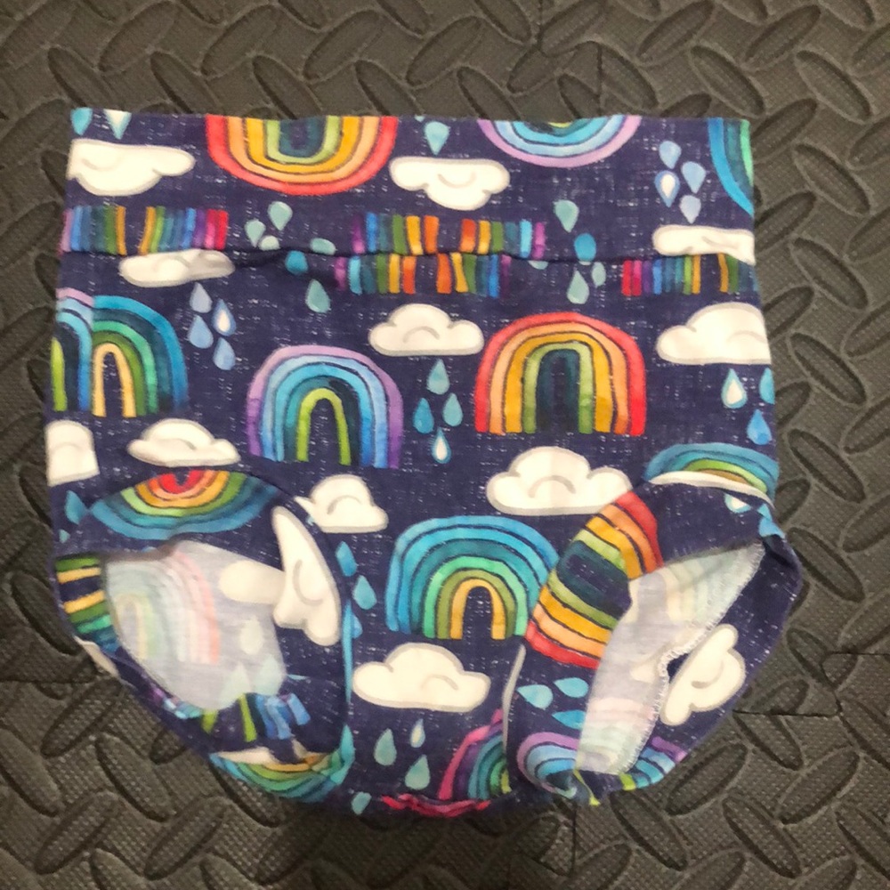 Taytrtots handmade rainbow bummies size 2/3